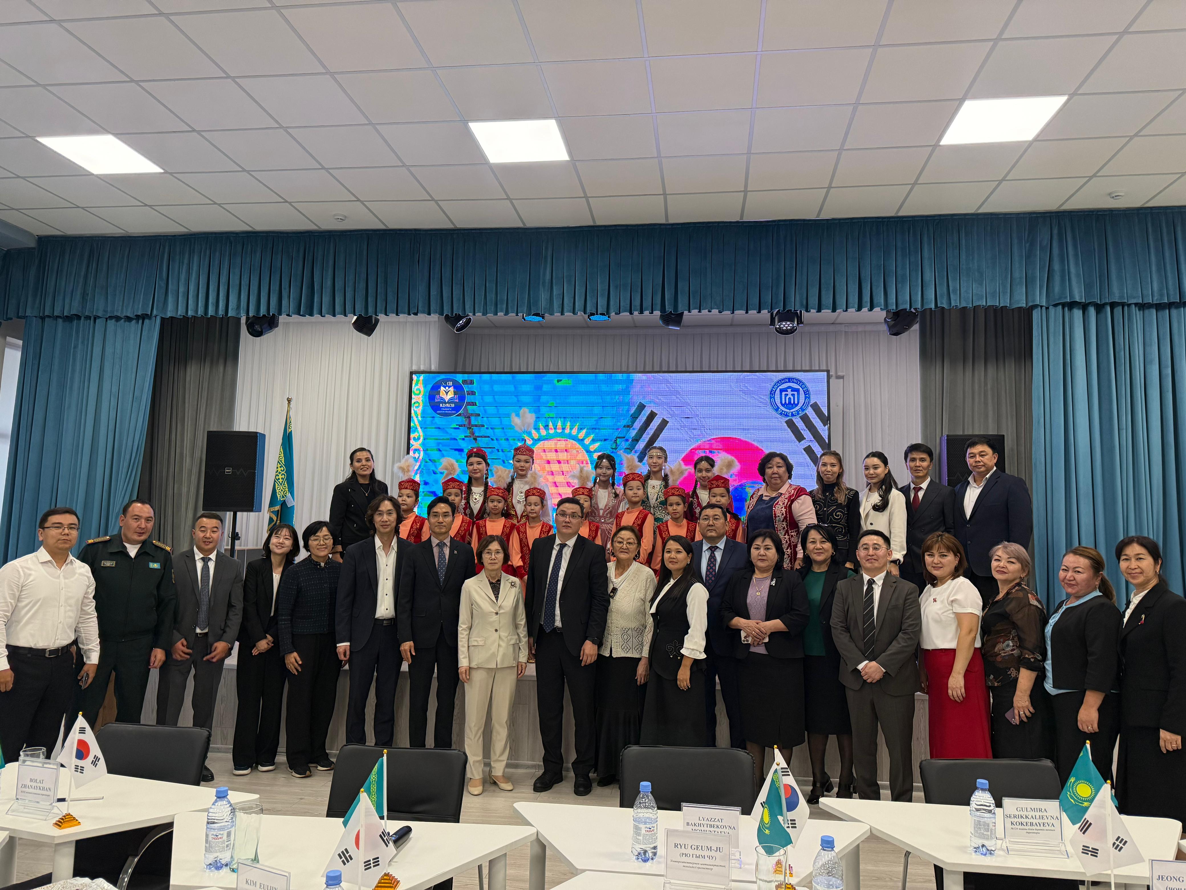 Чанчингин университеті өкілдерімен екіжақты меморандумға қол қойылды